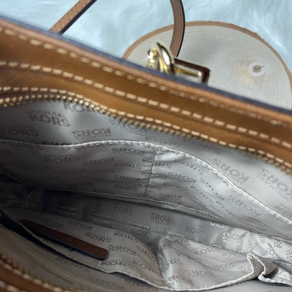 Michael Kors Jet Set Flat Crossbody Bag Purse - Picture 5 of 11